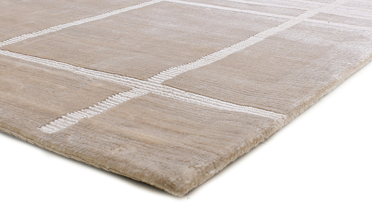 Ivory Hand Tufted Viscose Rug - 5'x8'