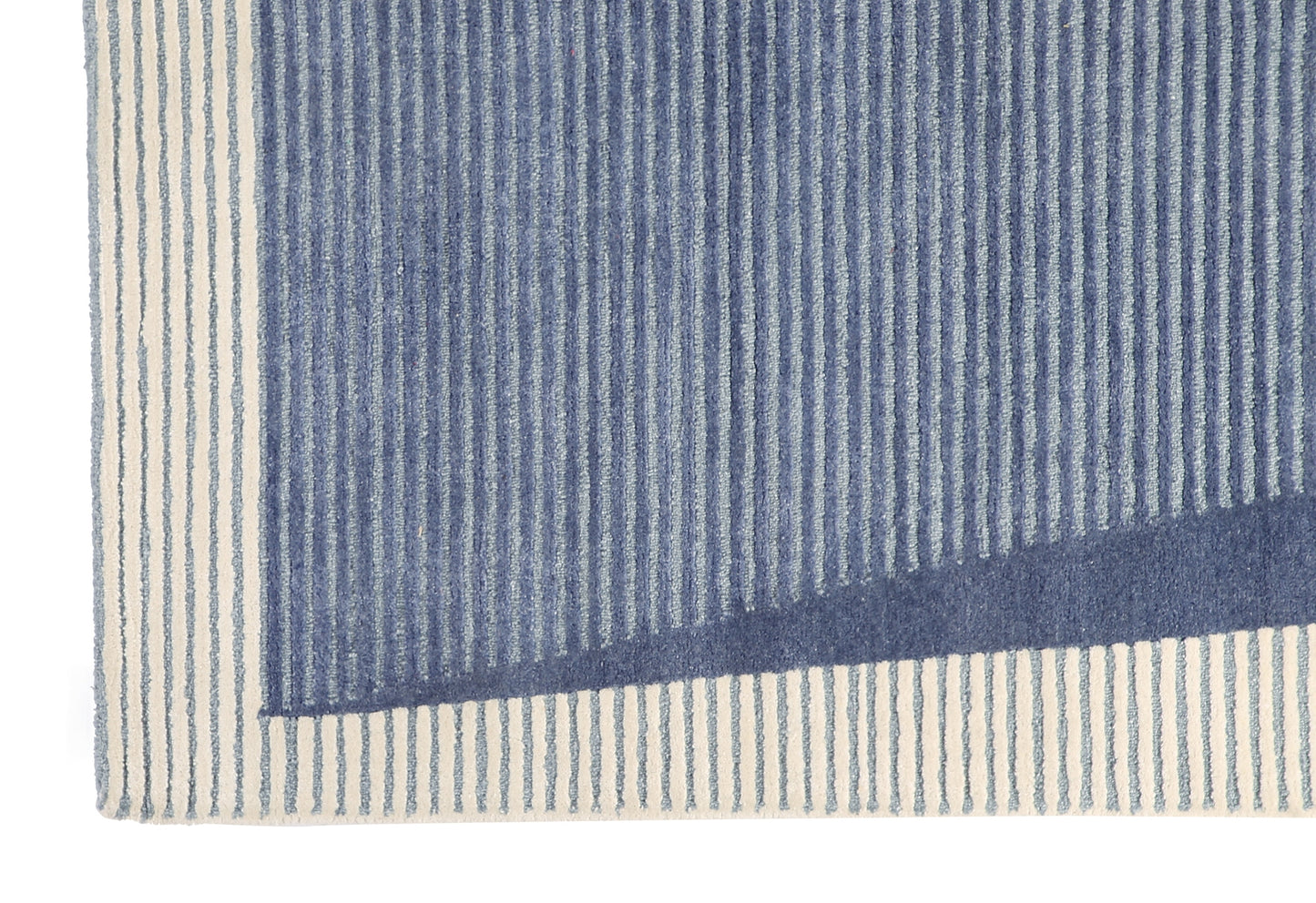 Blue and White Hand Tufted Wool Rug - 5'x8'