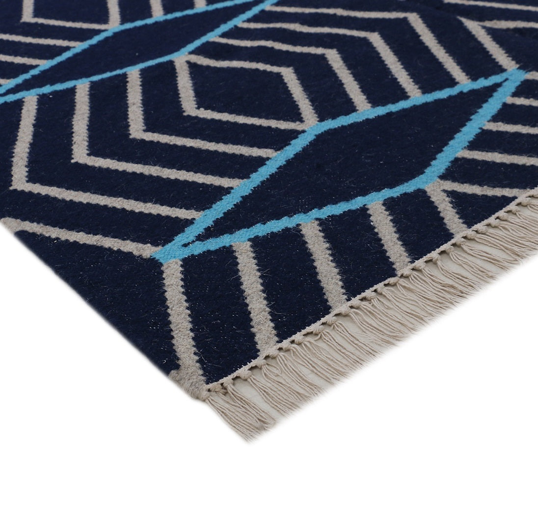 Hand Woven Wool/Cotton Kilim Rug - 5'x8'