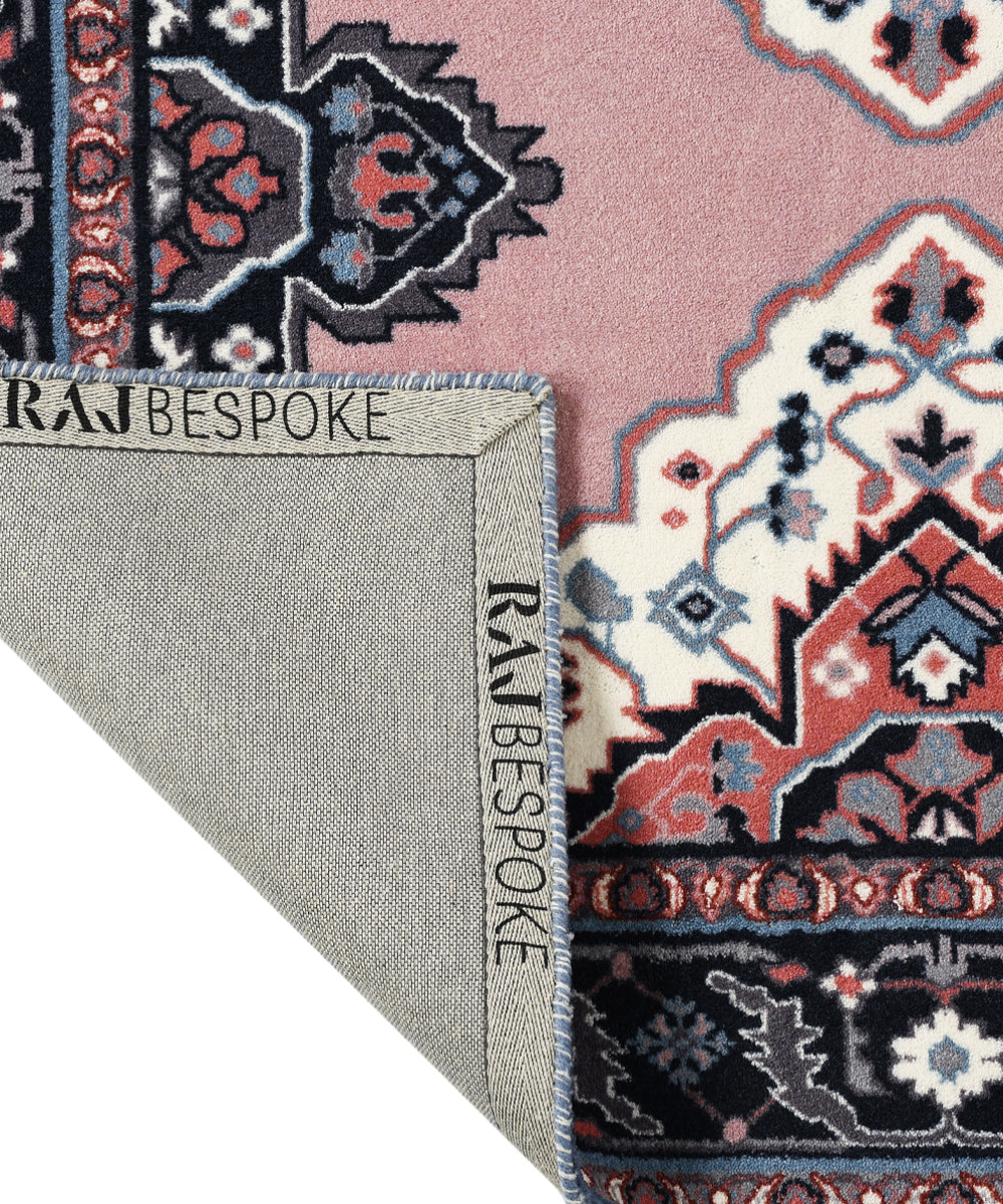ARYA RUG