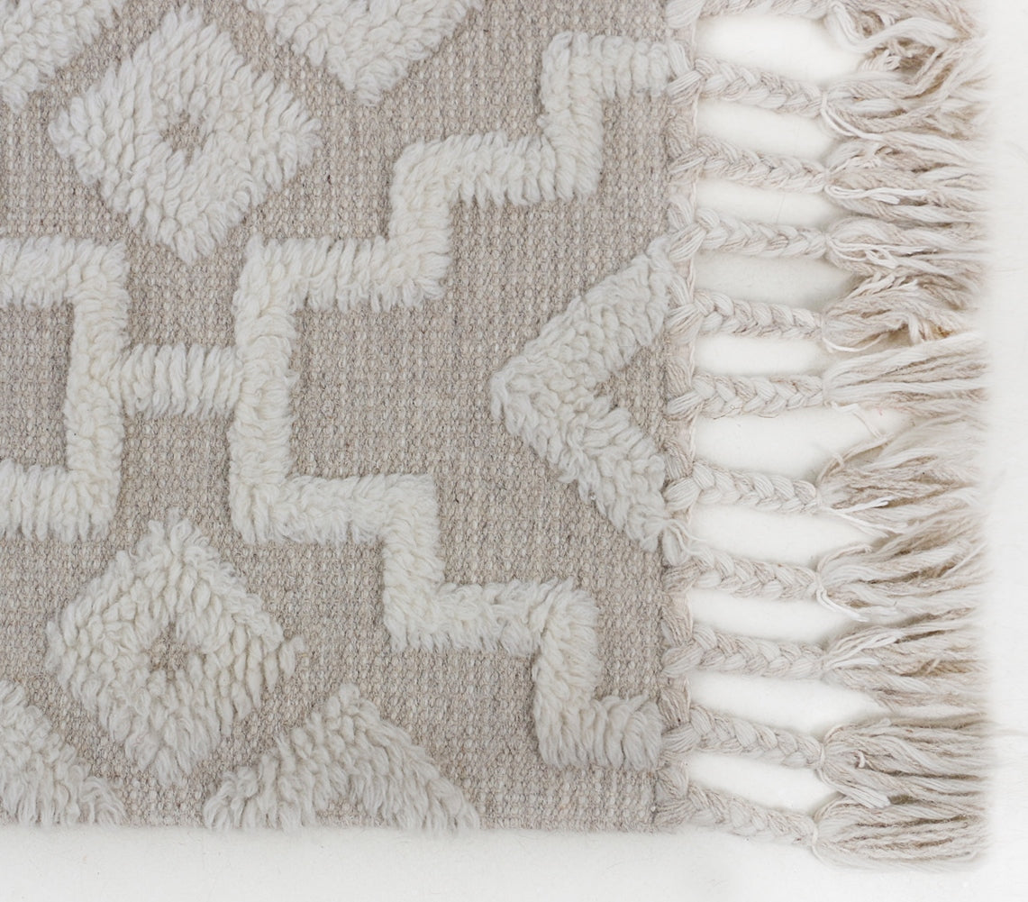 Hand Woven Wool Rug - 5'x8'