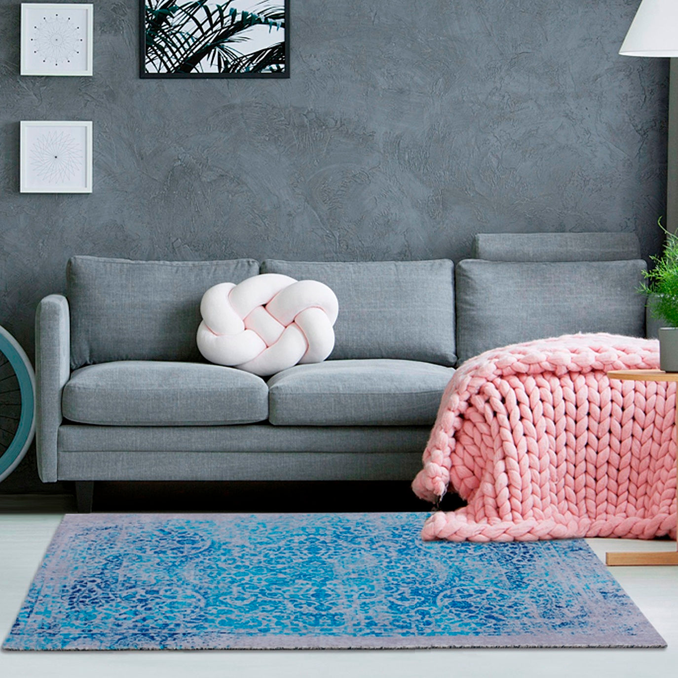 PALACE RUG