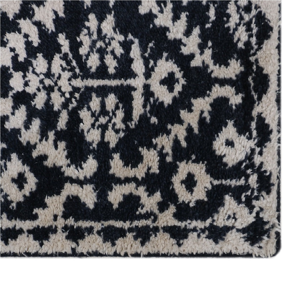 Hand Knotted Rug - 4'x6'