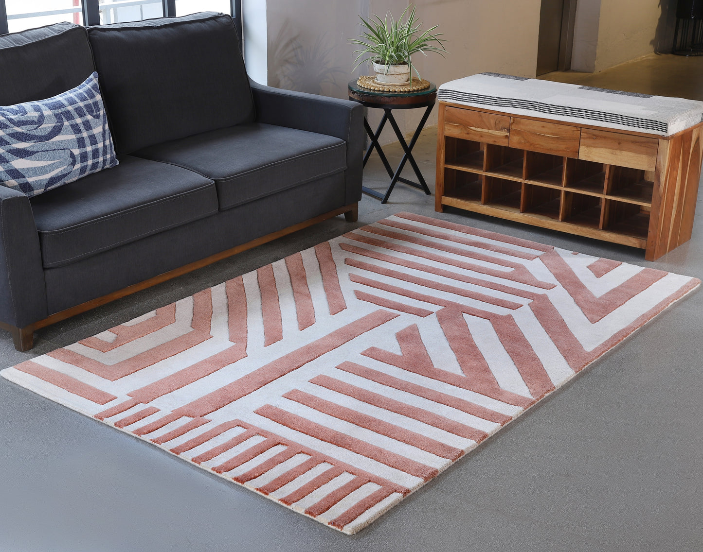 Pink and Natural Geometrical Hand Tufted Wool Rug - 5'x8'