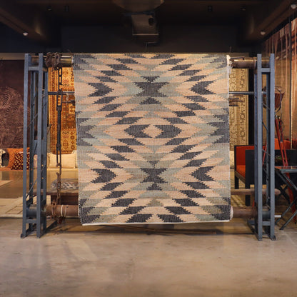 Hand Woven Wool/Jute Kilim - 5'x8'